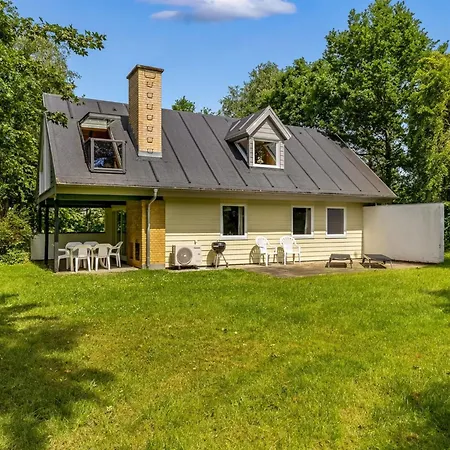 Semesterbostad Calla - 250m From The Sea By Interhome
